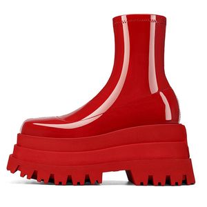 Fashion Femmes Corloge Boot Boot Black Cuir Luxury Design Lady Bottises d'hiver épaisses Bottom Double couche Plateforme imperméable Bottes courtes élastiques en cuir laquer élastique