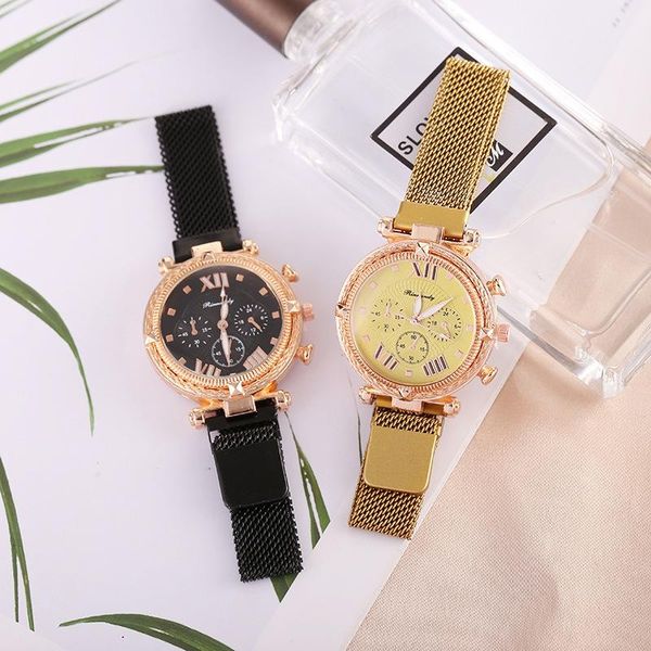 Date Femmes Montres-Bracelets Cristal De Luxe Trois yeux Ultra-mince Conception Horloge Cool Mesh Magnétique En Acier Inoxydable Bande Chiffre Romain Dames Montres À Quartz