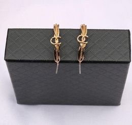 Fashion Womens 18k Gold plaqué Gold Eaute Moucroies d'oreilles Brands de marge de marque Géométrie Double lettres géométriques de boucle d'oreille Party Jewe9740775