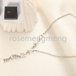 Mode dames merkontwerper kettingen diamant bloembrief hanger merk sieraden choker 18k gouden nekhals ketting verjaardagsfeestje geschenken accessoire met doos