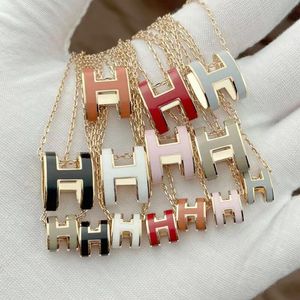 Fashion Womens Luxury Designer Collier Pendant Chain de cou Pendant 18K Collier de lettres en acier inoxydable en inoxydable