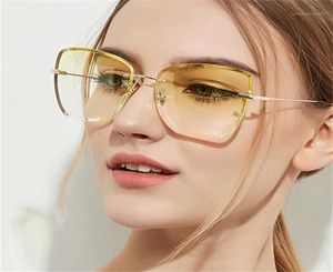 Fashion Womens Sunglasses Brand Designer Shades Ocean Transparent Lens Ladies Sormes de soleil jaune sans montée des lunettes Gradient UV40011572162