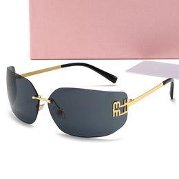 Moda para mujer Gafas de sol Diseñador Curvo Sin marco Gafas de sol Mujeres Hombres Gafas de sol Gafas Adumbral 7 Lentes de color