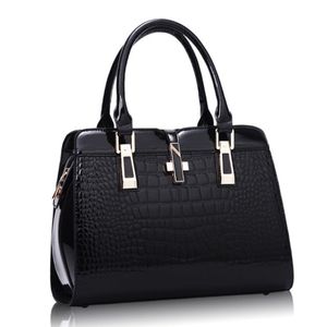 Mode femmes fourre-tout sacs européen et américain motif crocodile design sac à main en plein air 32 cm dame sac à bandoulière 2628