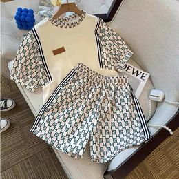 Fashion Womens Tracksuits Célébreuse Tempérament à manches courtes T-shirt Femmes Summer Shorts Holiday Casual Wear Two-Piece Set