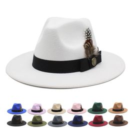 Sombrero Fedora de fieltro de lana a la moda para mujeres y hombres, sombrero decorado con plumas para caballero, sombrero británico clásico, gorras de Jazz de ala ancha HCS166