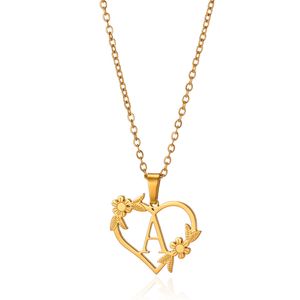 Collier de lettre d'anglais creux en forme de coeur A-Z à la mode, collier de famille de fleur en acier inoxydable créatif en acier inoxydable