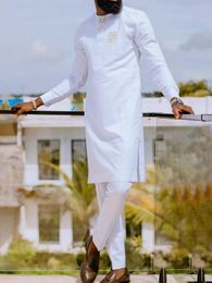 Ropa de hombre africana de moda: ropa y pantalones de moda a base de piedra de moda utilizando estilos tradicionales y telas de alta calidad 240511