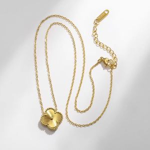 Modieuze en elegante sleutelbeenketting met vier bladeren en bloemen voor dames Nieuw modenetwerk Rood ontwerp Sense ketting Gepersonaliseerde halsketting