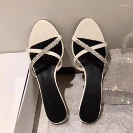 Modieuze en elegante sandalen stijl zomer gekruiste diamant ronde teen open mid hak 2250