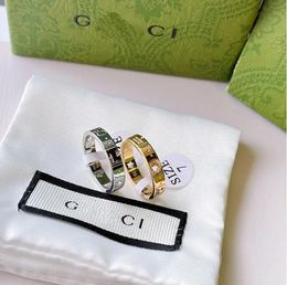 Anillo de bodas de moda y exquisito Diseñador popular Chapado en oro de 18 quilates Accesorios de joyería de calidad clásica Amantes seleccionados Regalos para mujeres