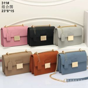 À la mode et minimaliste Flip couleur unie polyvalent sous les bras navettage simple épaule bandoulière petit sac carré pour femme 75% ventes directes d'usine