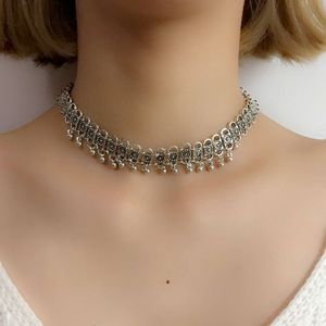 Colgante de borla moderno y minimalista, collar nuevo de aleación para mujer, cadena para el cuello