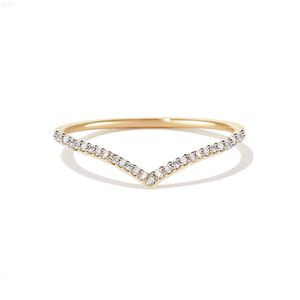 Modieuze en eenvoudige pave moissanite diamanten ring v-vorm 925 zilveren 18k diamanten dunne ring voor dames