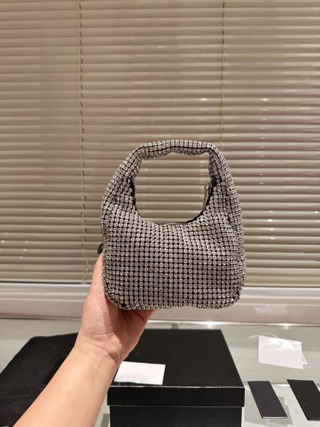 Sac à main à la mode et tendance, sac de créateur au design classique, matériau luxueux, cuir étincelant, sac à bandoulière décontracté et polyvalent, sac de déesse de qualité supérieure