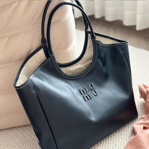 Modieuze en trendy handtas Designer Bag Dames van hoge kwaliteit echte lederen zak onderarm tas vakantiebag grote capaciteit luxe boodschappentas