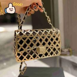 Bolsos con solapa de diseñador Top Metal dorado Tejido hueco Tendencia Bolsos de hombro de lujo Bolso de cuero con cremallera forrado Cadena de cuadros clásica Bolsa de mensajero para damas mayores