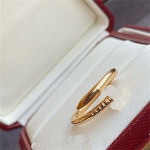 Modieuze designerringen voor vrouwen 18k vergulde gouden ring dunne gedraaide klassieke multicolors populaire accessoires luxe ringen premium legering sieraden maat 5-8 ZL015 C4