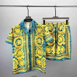 Modieus Europees merk Ve zomer shirt met korte mouwen ingesteld met voor- en achterkant geprinte patronen op bijgesneden broek