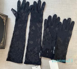 Guantes femeninos de moda Guantes de tul negros Diseñador de mujer Letras para mujer Estampado de encaje bordado Manoplas de conducción Moda para mujer Guantes finos para fiesta G guante