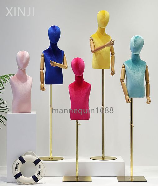 Mannequins à la mode pour le corps entier Tissu en lin de couleur rouge Mannequins pour enfants Mannequins pour enfants Magasin de vêtements Présentoir d'accessoires pour modèles pour enfants pour présentoirs de vêtements