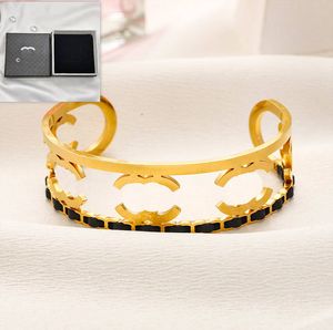 Bracelets de créateurs en or à la mode avec boîte de mode de bijoux de la mode féminine classique bracelet ouvert Bracelet sier plaqué d'amour d'anniversaire Bangle