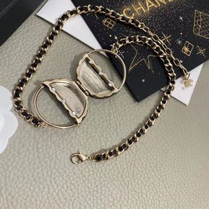 Collares de acero inoxidable chapados en oro de moda Gargantilla Carta Colgante Declaración Moda Collar para mujer Accesorios de joyería de boda ZG1699