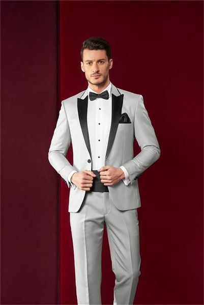 Groomsmen à la mode Peak Black Lapel Groom Tuxedos Silver Grey Men Costumes Mariage / Bal / Dîner Best Man Blazer (Veste + Pantalon + Cravate) K622