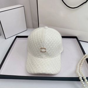 Sombrero de moda para hombres y mujeres, gorras de bola de cristal de Metal únicas de marca de lujo, gorras de béisbol ajustables con letras dobles deportivas