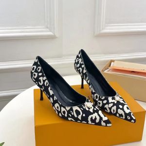 Zapatos de tacón alto de moda para mujer, zapatos de vestir de diseñador de cuero de lujo, zapatos clásicos con punta en punta y estampado de leopardo, zapato de boda para fiesta