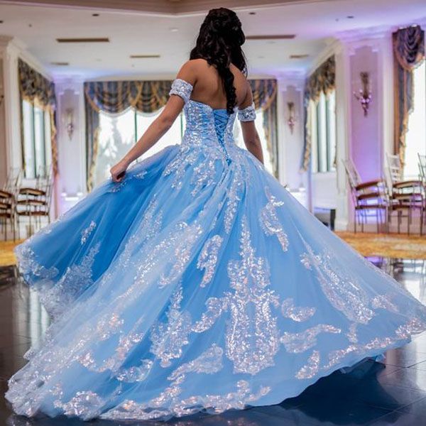 Robes de quinceanera à la mode de la dentelle ivoire à la mode bleu clair manches courtes à manches courtes tulle robe de bal robe de bal pour femmes à lacets pas cher