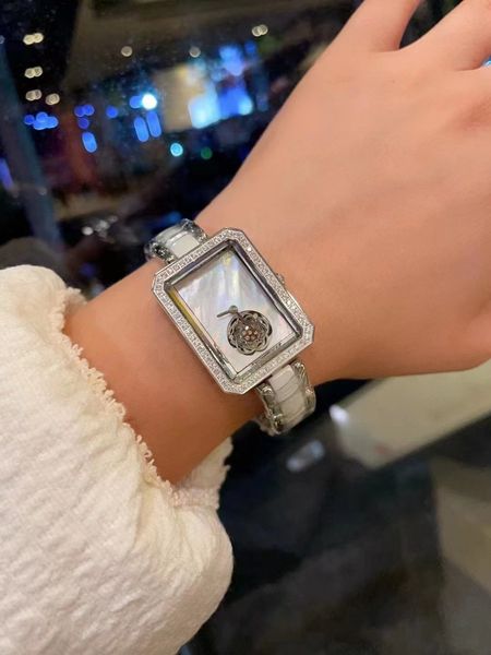 Montre à quartz pour femme à la mode, cadran en diamant 34mm x 26mm, mouvement ETA1069, bracelet de montre en céramique avancé de luxe, montre électronique à tourbillon flottant creux
