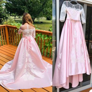 Robes de fille de fleur rose à la mode pour robes de soirée de mariage pure bijou cou longueur de plancher à manches courtes dentelle appliques fête d'anniversaire première robe de communion