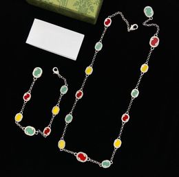 Modieuze populaire kraag choker snoepkleurbrief hanger armband sier vergulde ketting designer merk ketting voor dames klassiek sieradencadeau