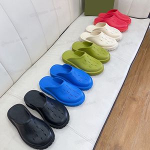 Modieuze schoenen slippers buitenshuis ontwerp mannen vrouwen holle platform dikke enige sandalen gemaakt van transparante materialen sexy zonnig