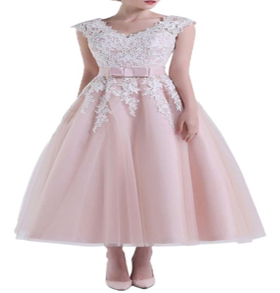 À la mode courte blanche et blush dentelle une ligne robe de mariée col en V robes de soirée tulle ceinture mancherons mariée dos ouvert longueur de thé4716633