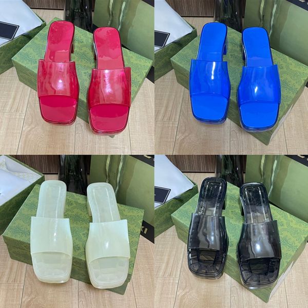 Sandales d'été à la mode Designer Femmes Une ligne Drag Tête carrée Talon épais Semelle épaisse Jelly Candy Plastique Sandales transparentes 35-40