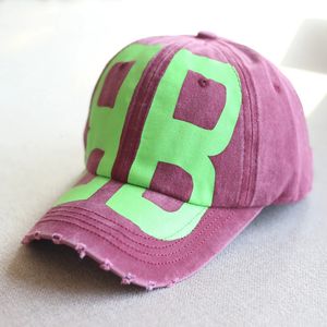 Chat de soleil à la mode Hipster hipster britannique printemps d'été B-Letter Graffiti Baseball Cap pour les hommes usés pour faire de vieilles capuchons de soleil 240418