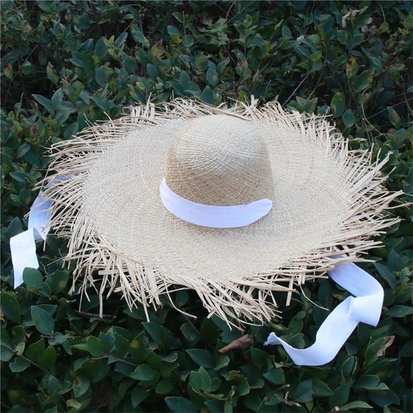 À la mode Femmes Floppy Raphia Chapeaux De Plage Avec Bande De Cou Visière Canotier Chapeau D'été Grand Bord Panama Chapeau De Vacances Cadeau En Gros Y200602