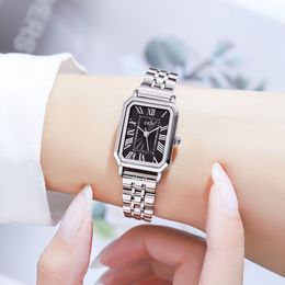 Watch pour femmes françaises à la mode Français pour femmes Retro Square Retro Square en acier inoxydable Watch Quartz Steel Band Woman's Watch C7