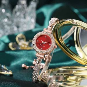 Modieuze dameshorloge met diamant inlay student temperament college stijl decoratie luie persoon pull-up armband Watch