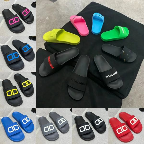 Moda Confort Sandalias de diseñador Zapatilla para hombre Zapatilla para mujer Zapatos negros Logotipo estéreo de lujo Sandalias de verano Zapatillas de playa Pisos 36-45