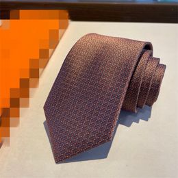 Moda para hombre Impreso 100% Corbata de seda Lette Aldult Jacquard Sólido Boda Negocio Tejido Diseño Hawaii Corbatas con caja
