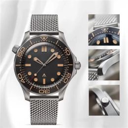 Fashon Casual Mens 42mm Montre-bracelet Tissu / Bracelet en caoutchouc Edition Master Mouvement mécanique automatique Hommes Montres Boucle pliante Montres-bracelets pour hommes