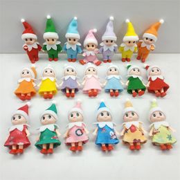 Snelle levering 21 -stijl 2,5 inch kerst elf poppenfeest voorkeur Mini Plush Xmas Old Man -poppen cadeau op het kledingrek Accessoires Decoratie Groothandel