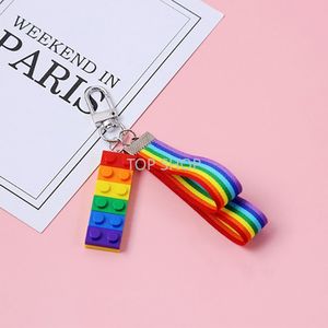 Livraison rapide arc-en-ciel bâtiment brique porte-clés accessoires pour femmes et hommes LGBT Gay lesbien collier Punk accessoires fierté porte-clés cadeaux