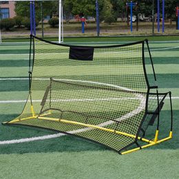 Fast Pass Rebounder Voetbaltrainer 1821m Voetbalteam Trainingsnet Volley Passen Eerste Aanraking Ontvangen met Frame 240127