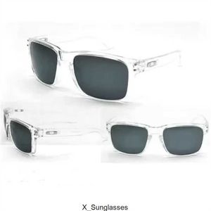 Envío rápido nuevo diseñador gafas de sol deportivas gafas de sol para hombres ciclismo al aire libre conducción adumbral gafas viajes en la playa decoloración tonos mezcla de gafas enviar J880