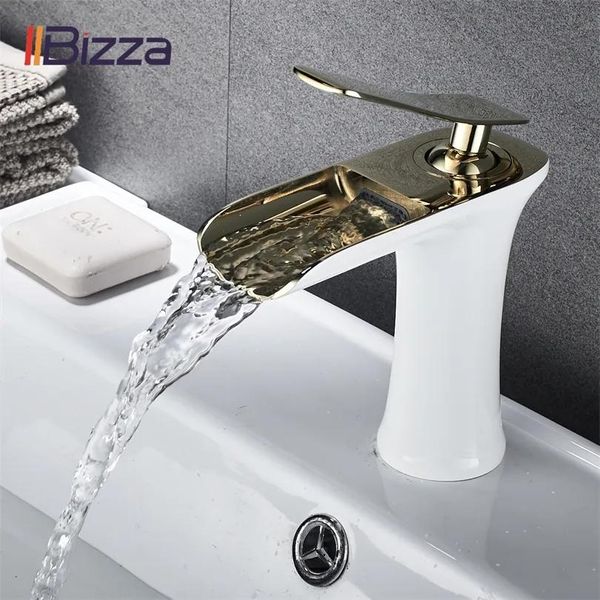 Grifos Grifo de lavabo Cascada negra Grifos de baño Agua fría y caliente Grifo mezclador Grifo de latón cromado Grifos de agua del fregadero del inodoro Grúa Oro 1401 T