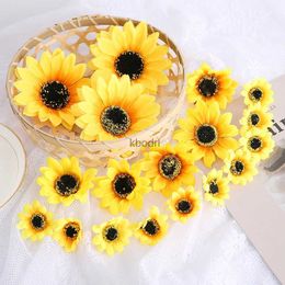 Faux Floral Greenery 10 pièces belle soie tournesol fleurs artificielles tête pour la décoration intérieure bricolage décoration de mariage couronne Scrapbooking cadeau accessoire YQ240125